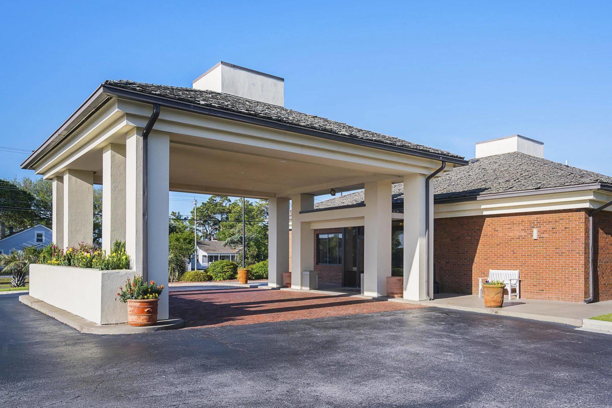 Quality Hotel Morehead City Near Atlantic Beach Exterior photo