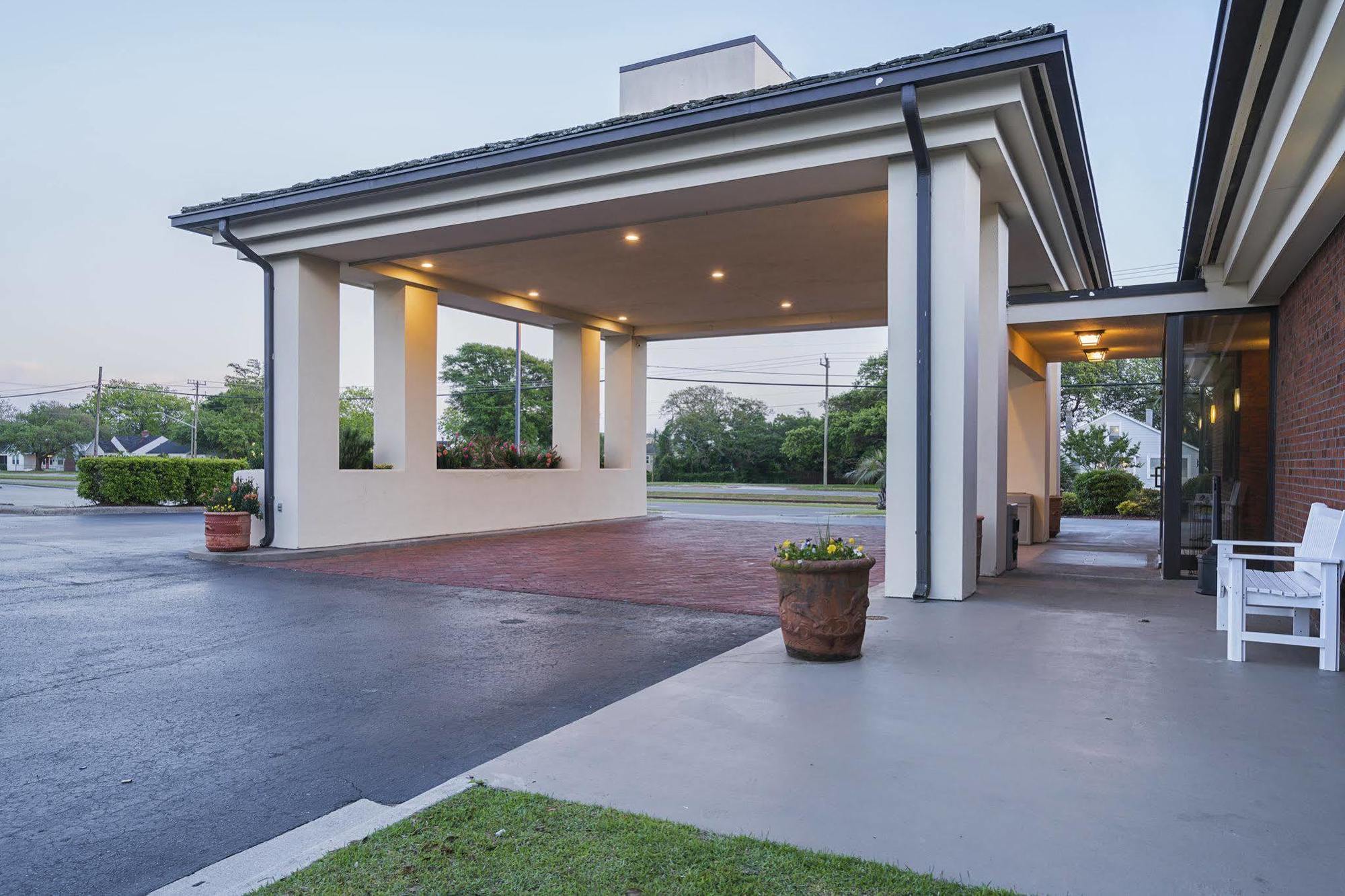 Quality Hotel Morehead City Near Atlantic Beach Exterior photo